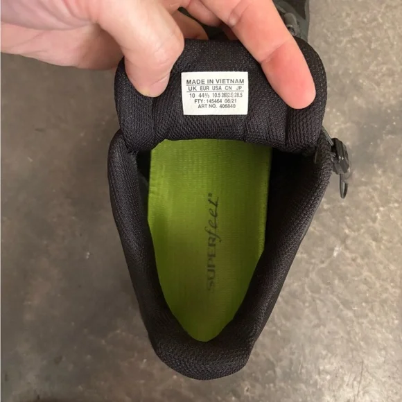 Salomon Black Athletic Shoes with Rugged Outsole - Picture 4 of 4